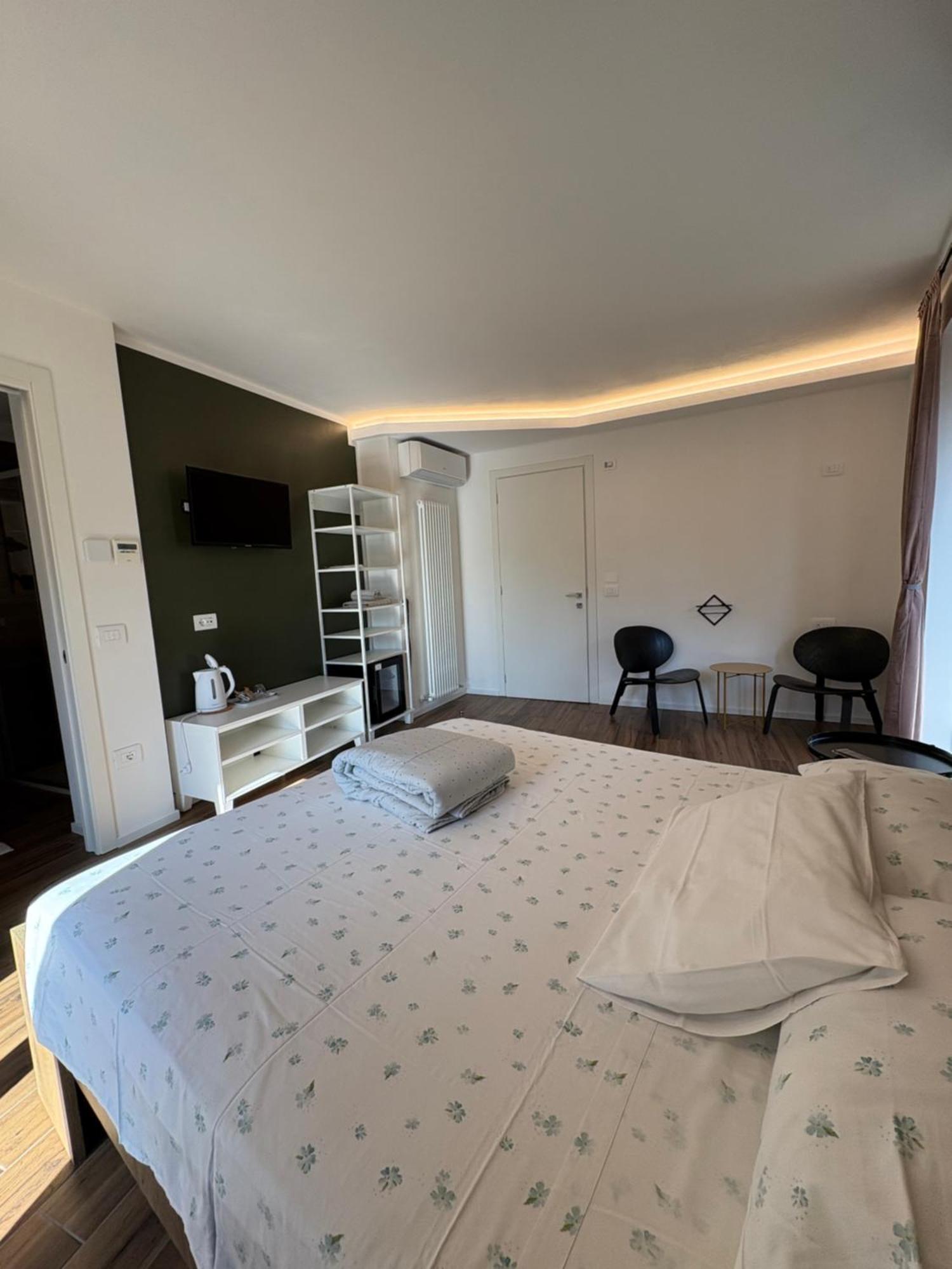 Casa Pitem Bed & Breakfast Torbole Sul Garda Стая снимка