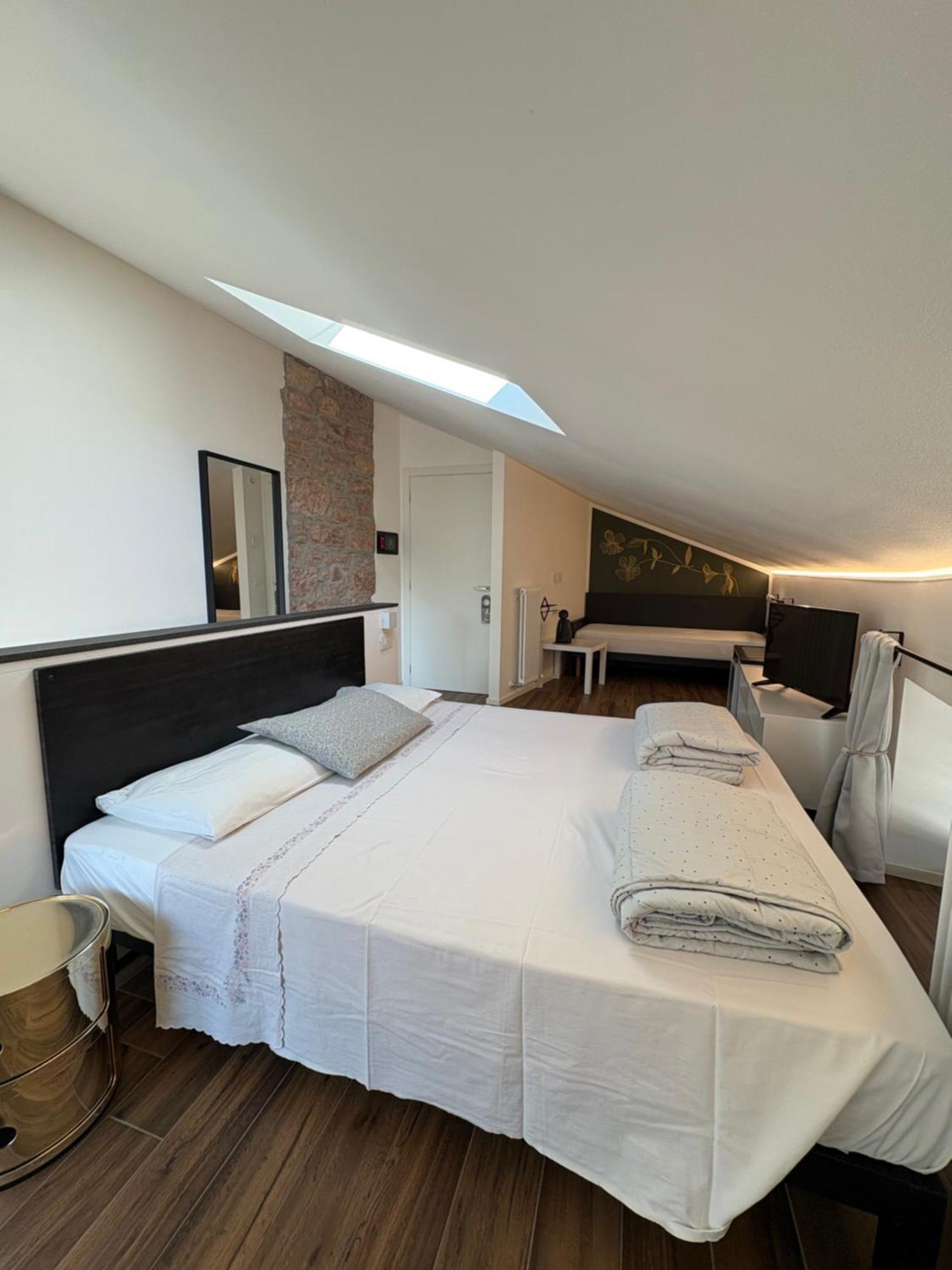 Casa Pitem Bed & Breakfast Torbole Sul Garda Стая снимка