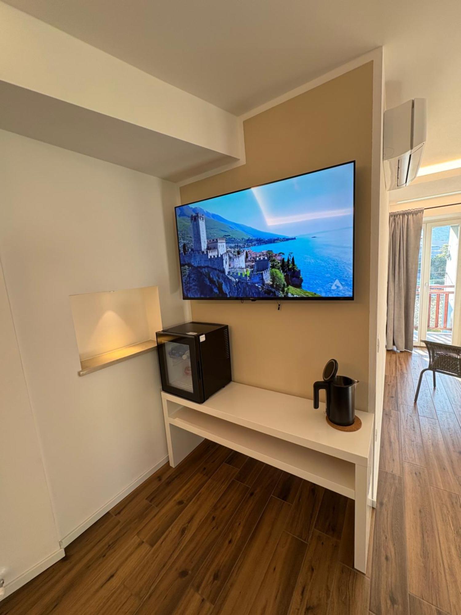Casa Pitem Bed & Breakfast Torbole Sul Garda Стая снимка